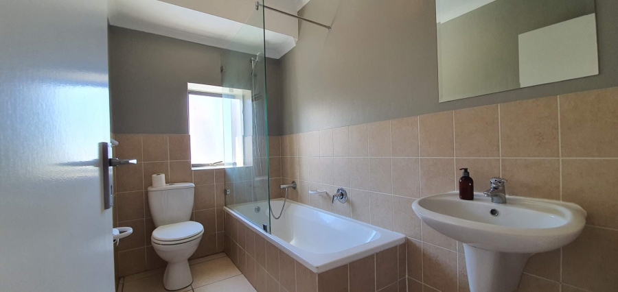 To Let 3 Bedroom Property for Rent in Royal Ascot Western Cape